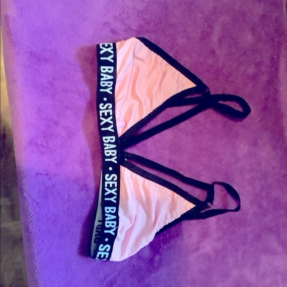 Adorable bra - Picture 3 of 3